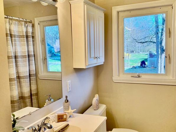 94 Butternut Ln, Methuen, MA 01844