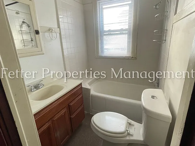1651 Burdette Ave — Photo 5