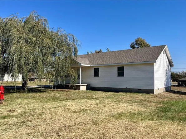 501 Kennedy Ave, Iola, KS 66749