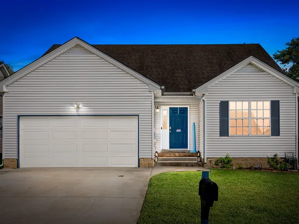 1343 Whitt Ln, Clarksville, TN 37042