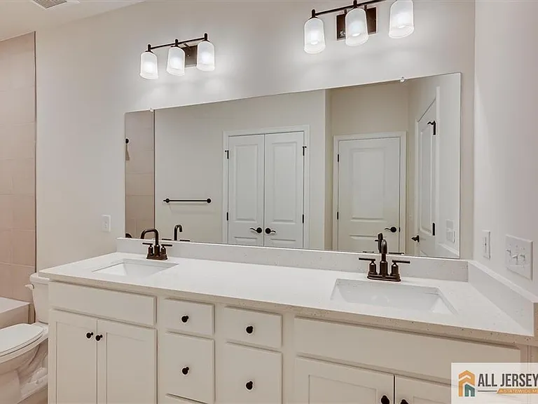 323 Sadie Cir — Photo 20