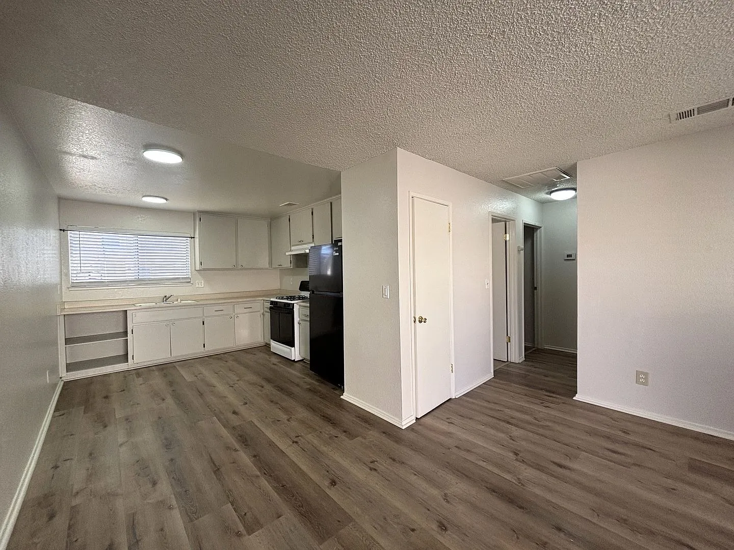8712 California City Blvd. #1-6 — Photo 3