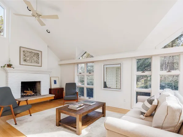 2953 Quogue Riverhead Road, East Quogue, NY 11942