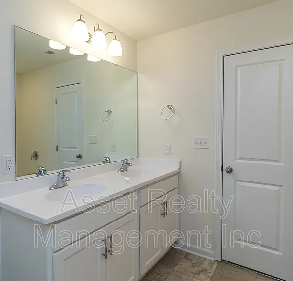 4831 Birchcrest Ln — Photo 22