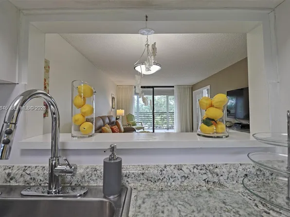 1100 Colony Point Cir APT 419, Pembroke Pines, FL 33026