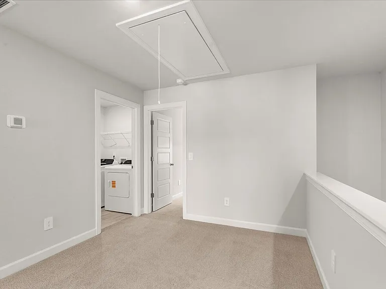 855 Ernest Ln — Photo 11