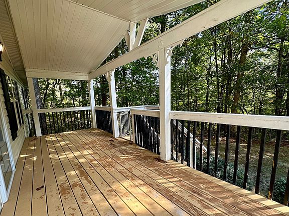 3rd image of 110 Cripple Creek Ln