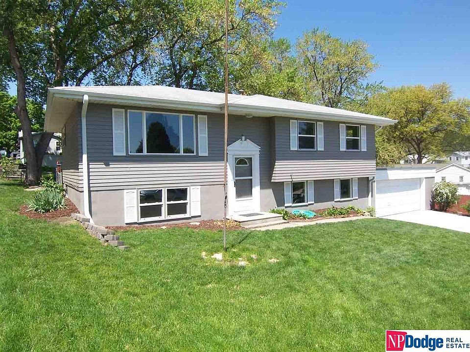 1st image of 3014 S 118th St