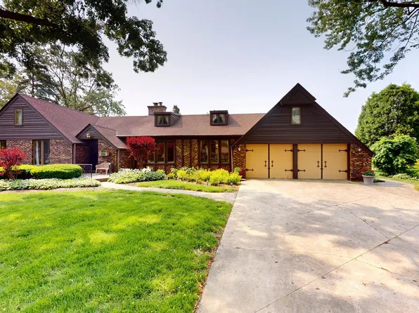 209 Viola Ln, Prospect Heights, IL 60070