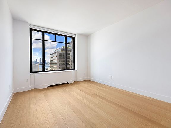 5th image of 110 Charlton St #15C