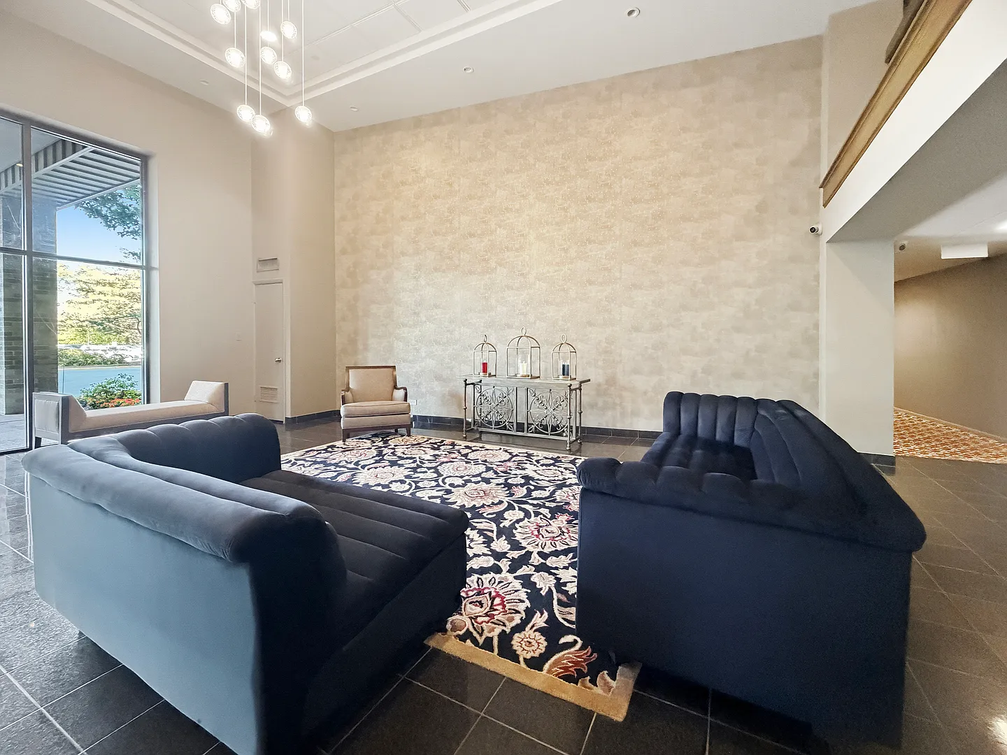 2 bed, 1060 sqft, $2,000 — Photo 3