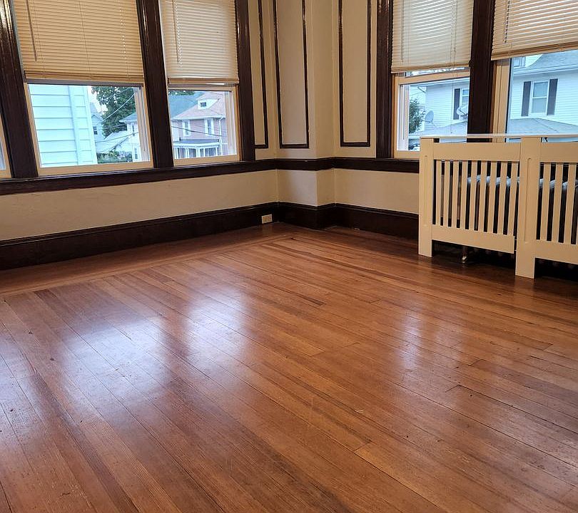 1st image of 46 Auburn St Floor 2