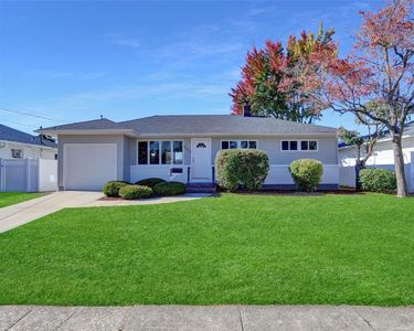 950 N Delaware Avenue, Lindenhurst, NY, 11757