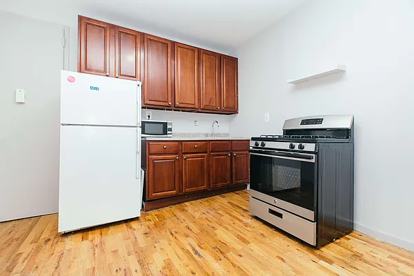 Rented by Nooklyn NYC LLC | media 18