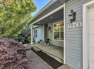 670 Spring Creek Dr, Ashland, OR 97520