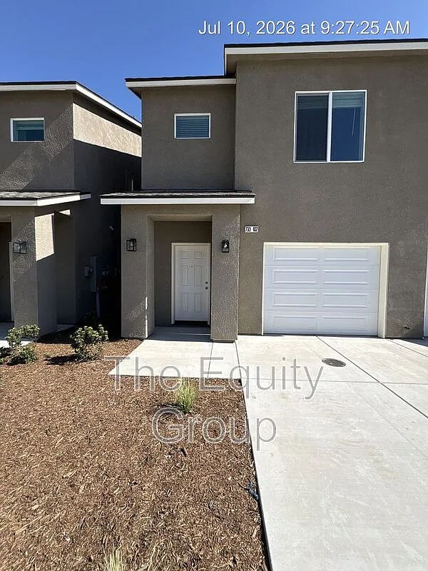 3 bed, 2.5 bath, $1,950 — Photo 2