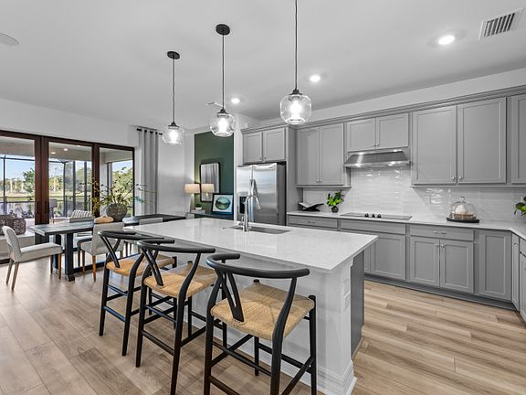 Large kitchen, perfect for entertaining guests