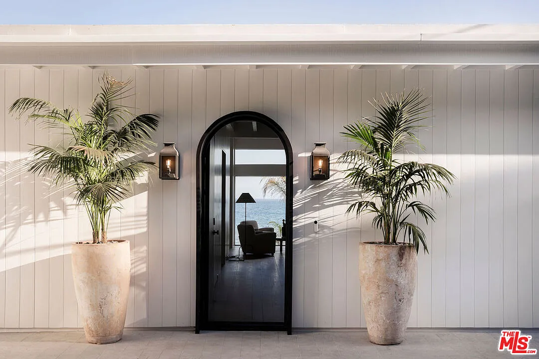 Building Photo - 27356 Escondido Beach Rd