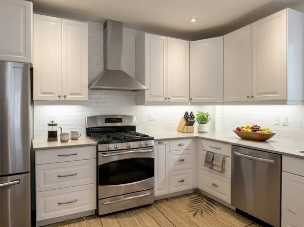 117 Chaplin Cres, Toronto, ON M5P 1A6