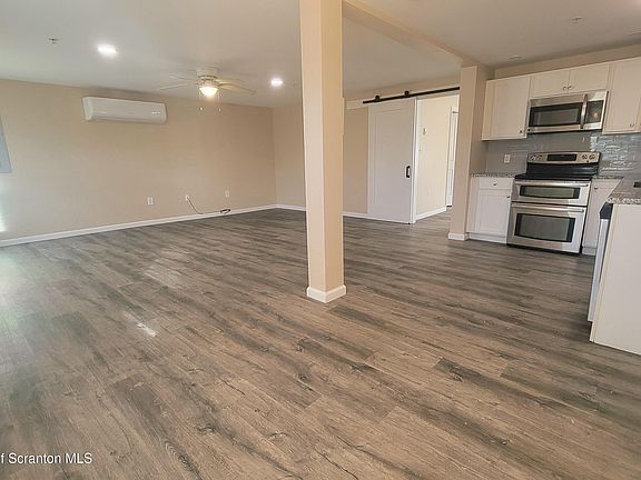 3rd image of 332 Bridge St Unit 1