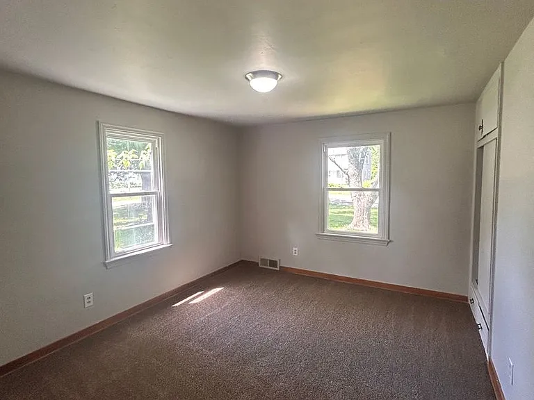 4609 Standish Dr — Photo 6