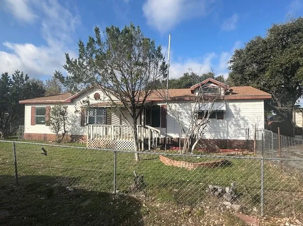 132 Juan Ct, Hudson Oaks, TX 76087