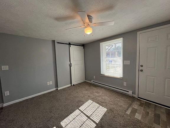 2nd image of 2218C Murchison Rd