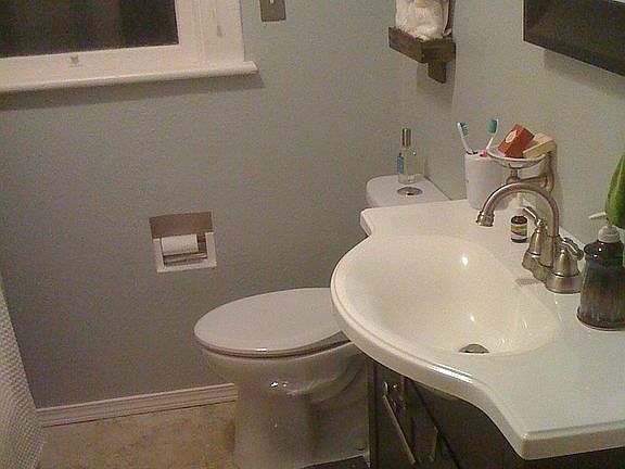 Full bath with tile surround