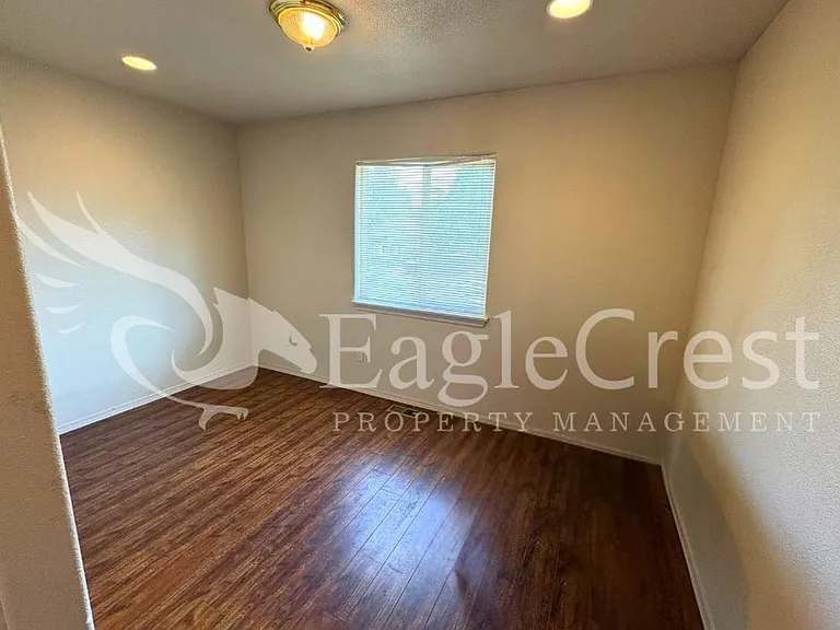 216 N Park St — Photo 35