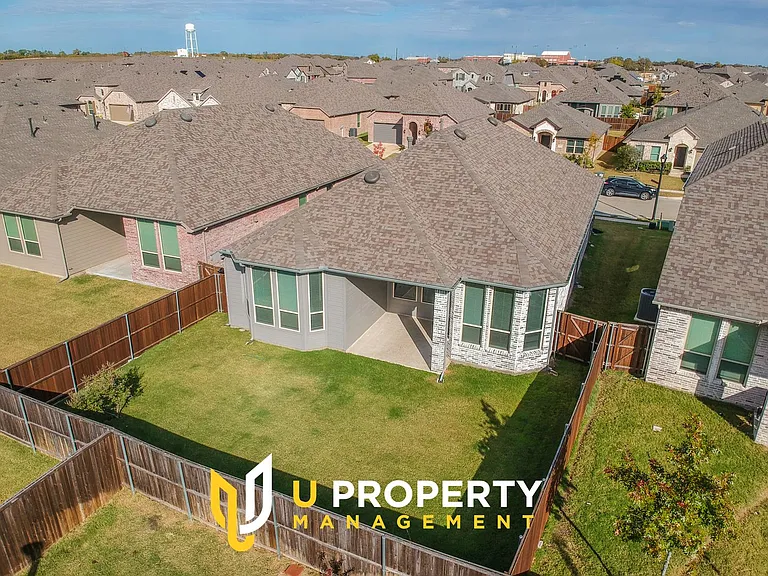1113 Sheldon Dr — Photo 35