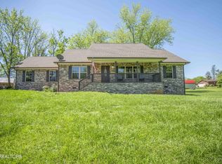 717 Regent Ct, Maryville, TN 37803