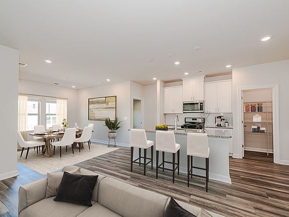 Chandler floorplan at Larkhaven Hills.
