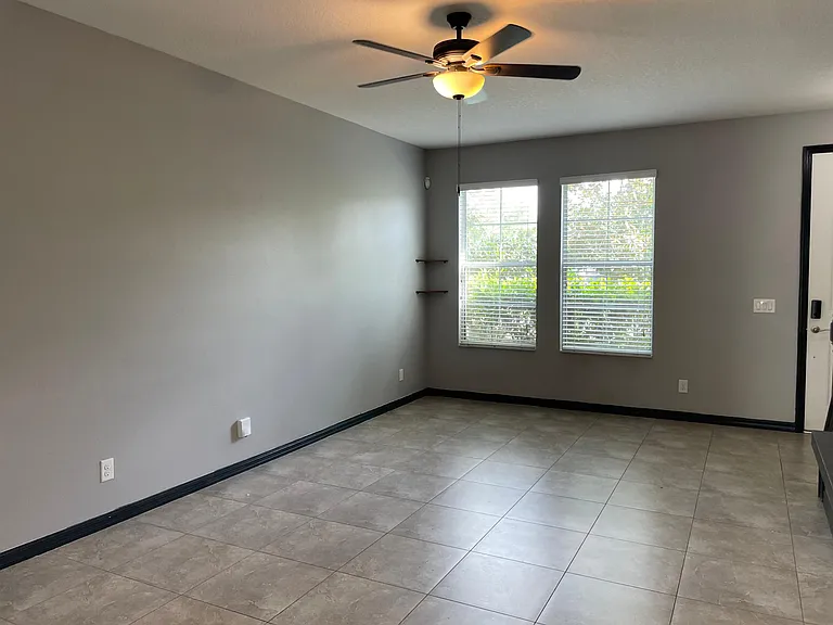 5277 Northlawn Way — Photo 4