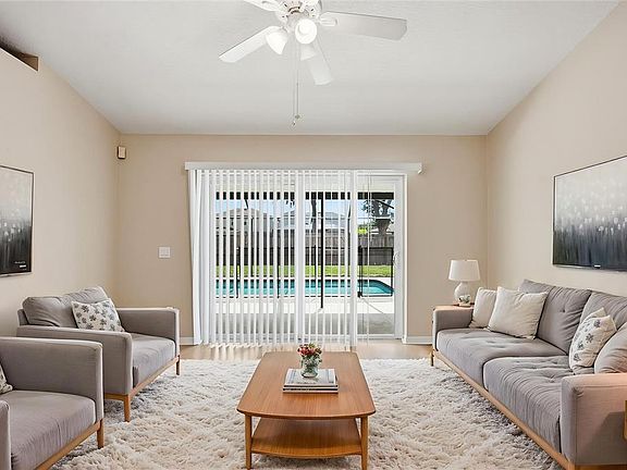 3rd image of 3049 Castle Rock Cir