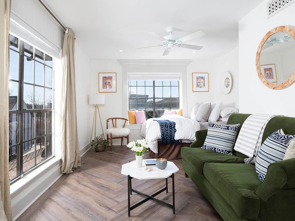 1st image of 1605 W 39th 1/2 St APT 206