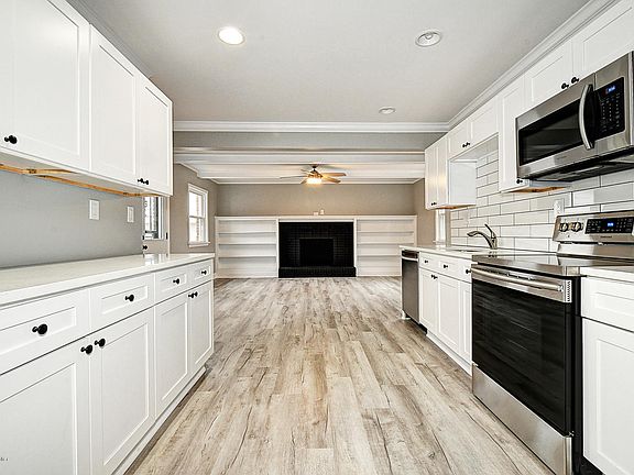 4th image of 4419 Woodgate Ln