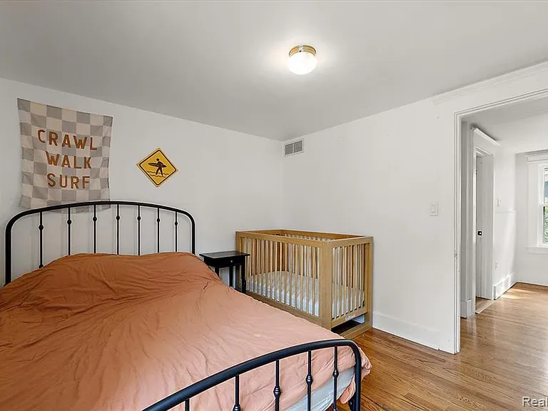 529 Hawthorn Ave — Photo 58