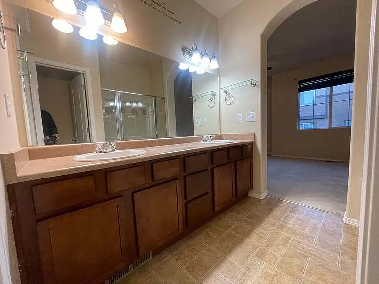 4717 Rowland Hts — Photo 14