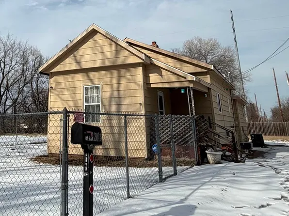 2016 E Chisholm St, Wichita, KS 67214