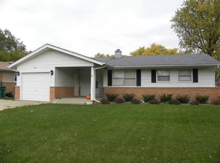 544 Landmeier Rd, Elk Grove Village, IL 60007