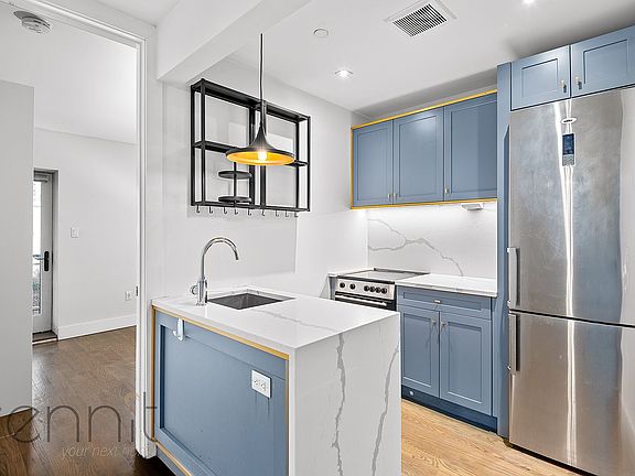 5th image of 295 Montgomery St APT 3F