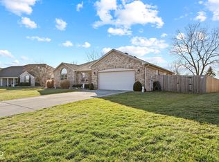 3846 S Redbird Trl, New Palestine, IN