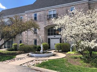 5001 Carriageway Dr #A307, Rolling Meadows, IL 60008