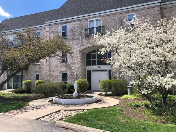 5001 Carriageway Dr, Rolling Meadows, IL