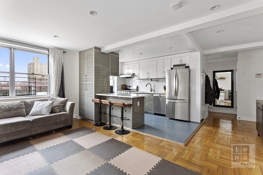 1st image of 530 Grand St APT F8c