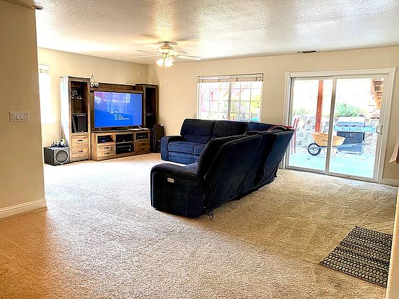 4th image of 13009 Sweetbriar Ct