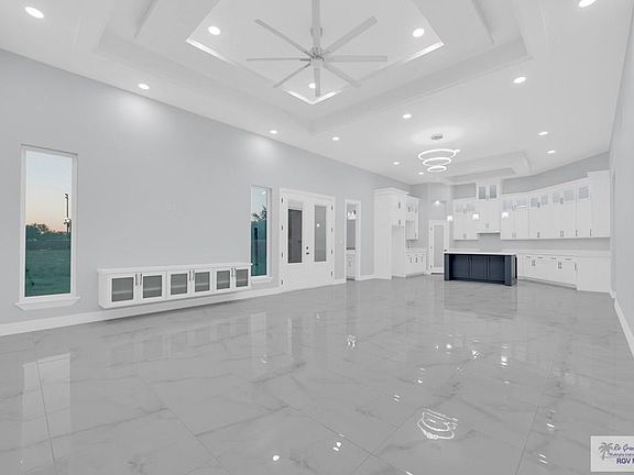 3rd image of 3007 Ebano Dr