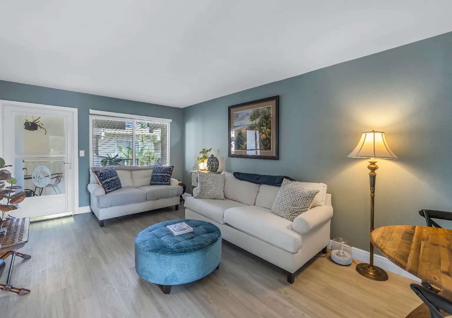 2- Bedroom End Unit Near The Beaches — Photo 1