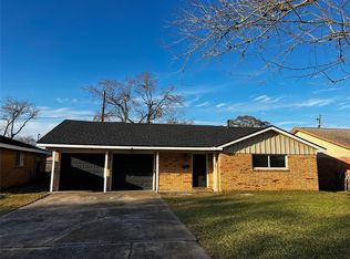 1808 Dolphin Dr, Seabrook, TX 77586