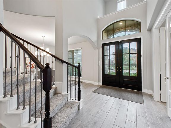 3rd image of 25125 Pinebrook Grove Ln